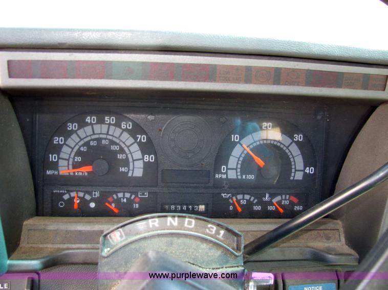 image for item 2476 2001 GMC C6500 Hercules box truck