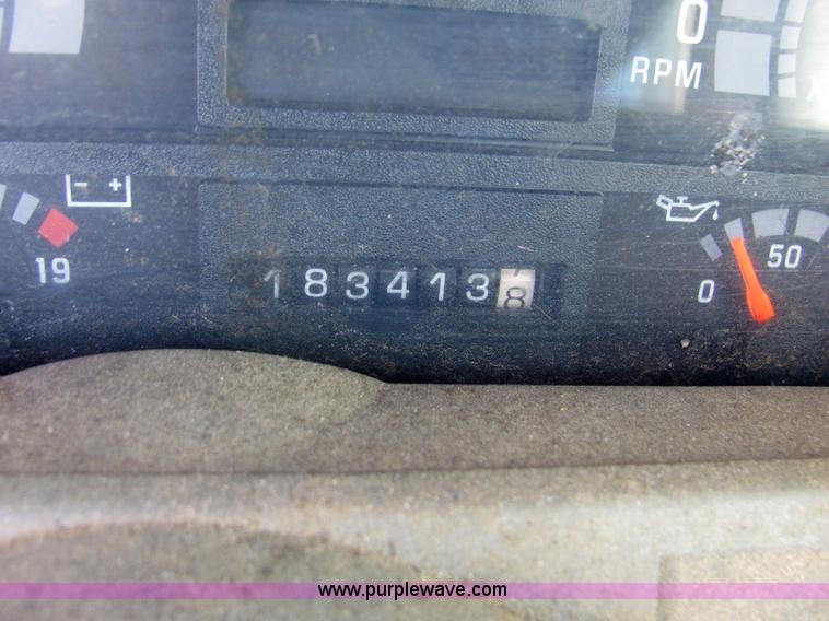 image for item 2476 2001 GMC C6500 Hercules box truck