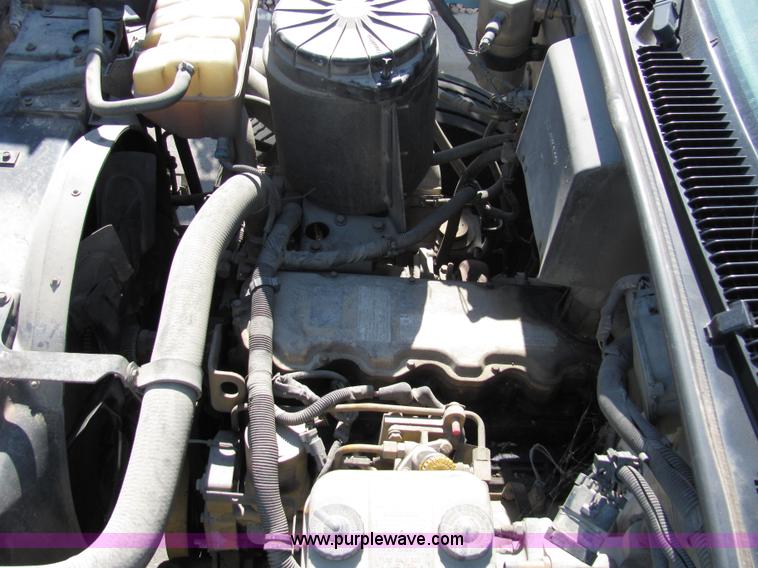 image for item 2476 2001 GMC C6500 Hercules box truck