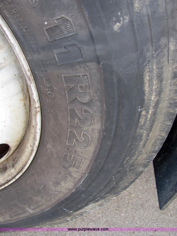 image for item 2476 2001 GMC C6500 Hercules box truck