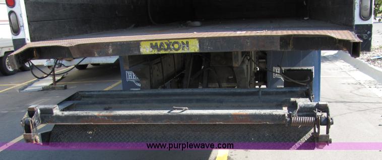 image for item 2476 2001 GMC C6500 Hercules box truck