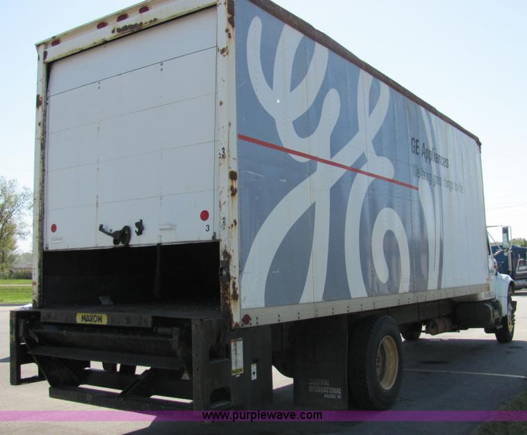 image for item 2477 1991 International Series 4900 box truck