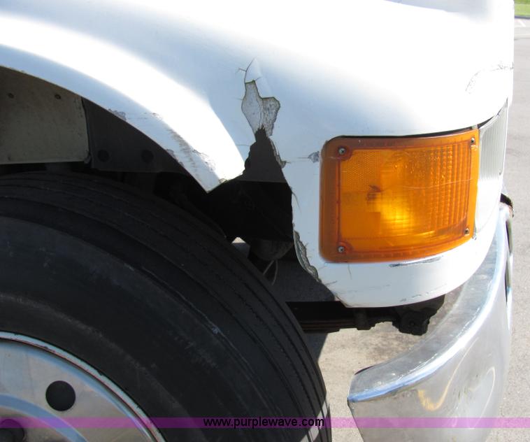 image for item 2477 1991 International Series 4900 box truck