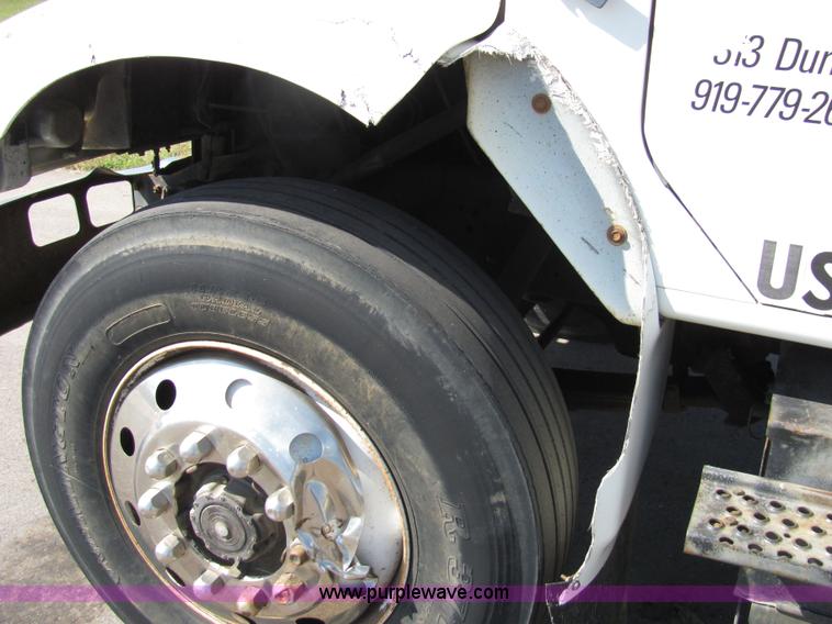 image for item 2477 1991 International Series 4900 box truck