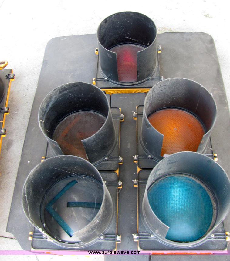 image for item 2478 (9) assorted traffic lights