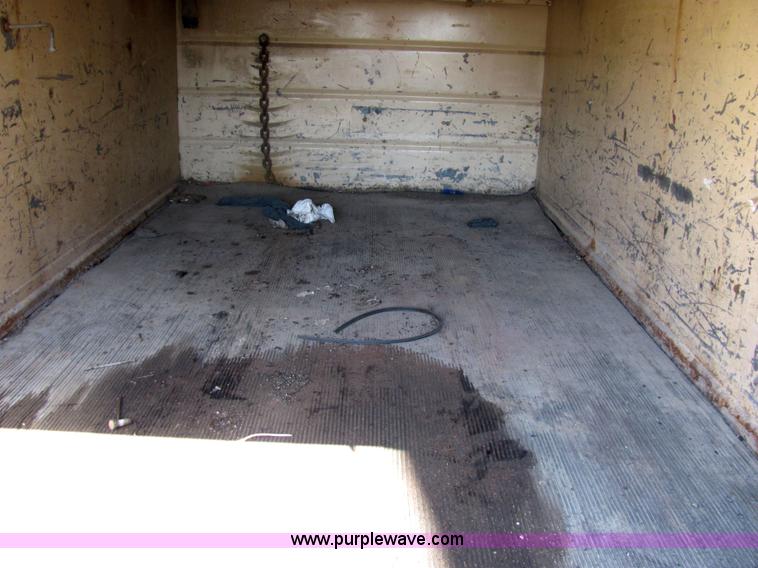 image for item 2479 1986 GMC C2500 crew cab pickup truck