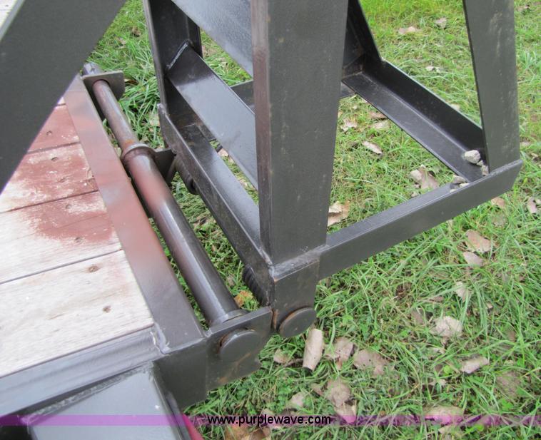 image for item 2578 2009 Load Trail car trailer