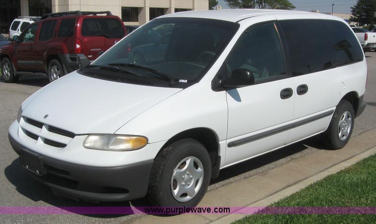 image for item 2995 2000 Dodge Caravan