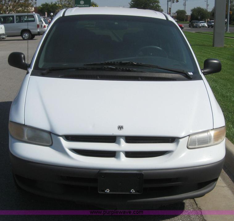 image for item 2995 2000 Dodge Caravan