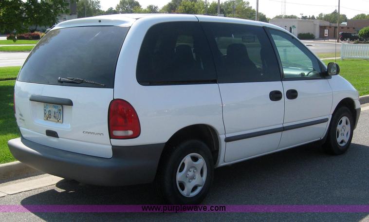 image for item 2995 2000 Dodge Caravan