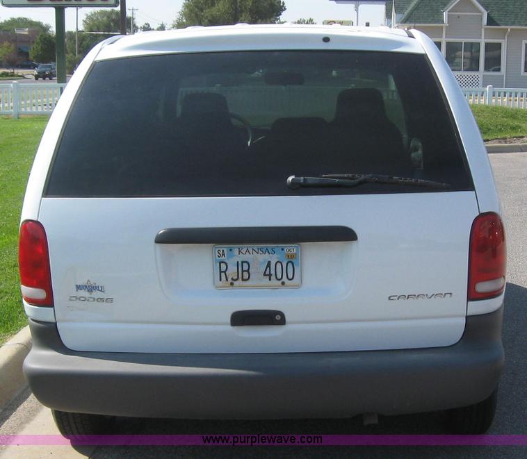 image for item 2995 2000 Dodge Caravan