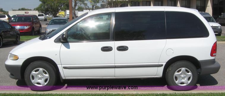 image for item 2995 2000 Dodge Caravan