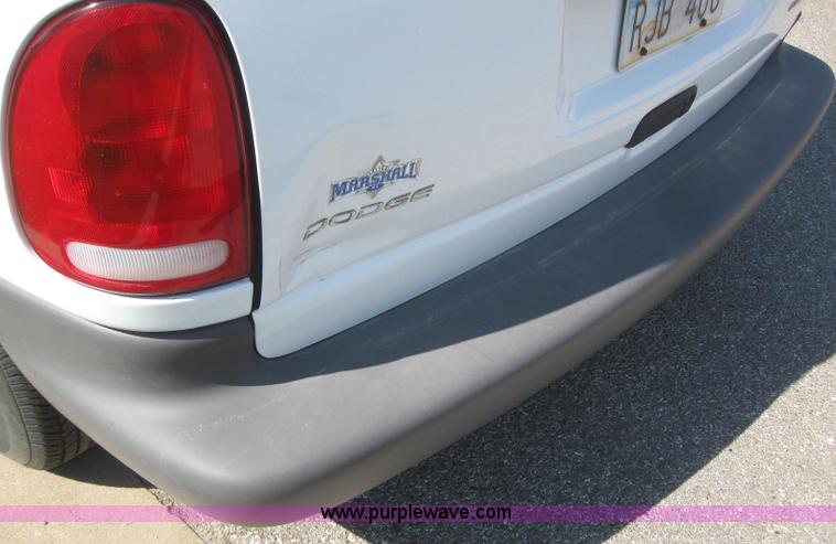image for item 2995 2000 Dodge Caravan