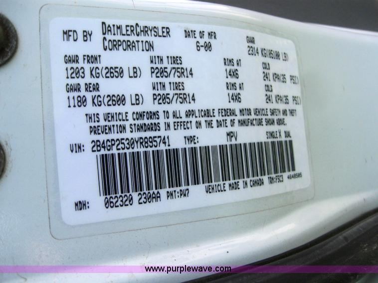 image for item 2995 2000 Dodge Caravan