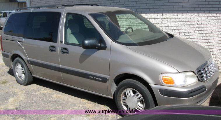 image for item 3020 1999 Chevrolet Venture mini van