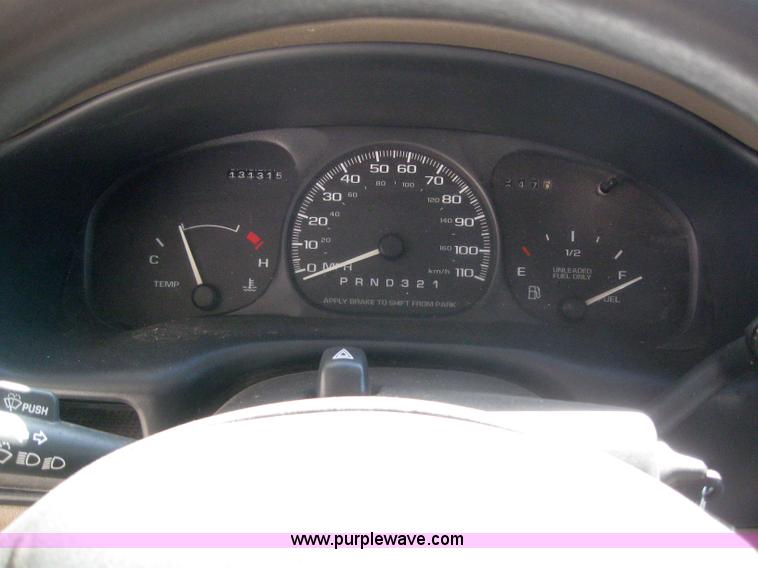 image for item 3020 1999 Chevrolet Venture mini van