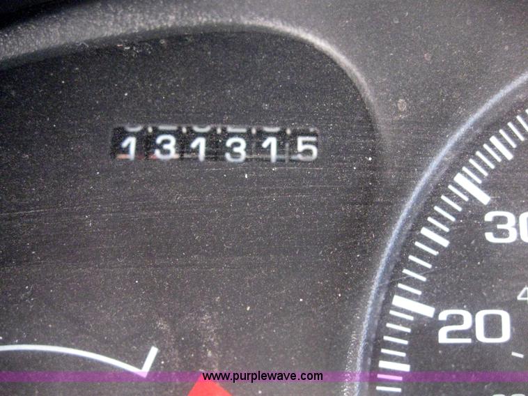 image for item 3020 1999 Chevrolet Venture mini van