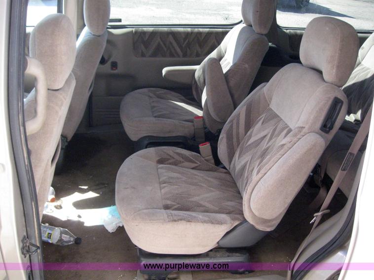 image for item 3020 1999 Chevrolet Venture mini van