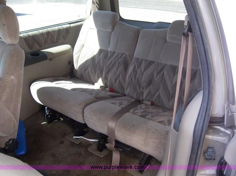 image for item 3020 1999 Chevrolet Venture mini van