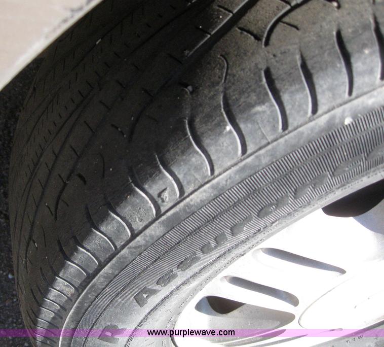 image for item 3020 1999 Chevrolet Venture mini van