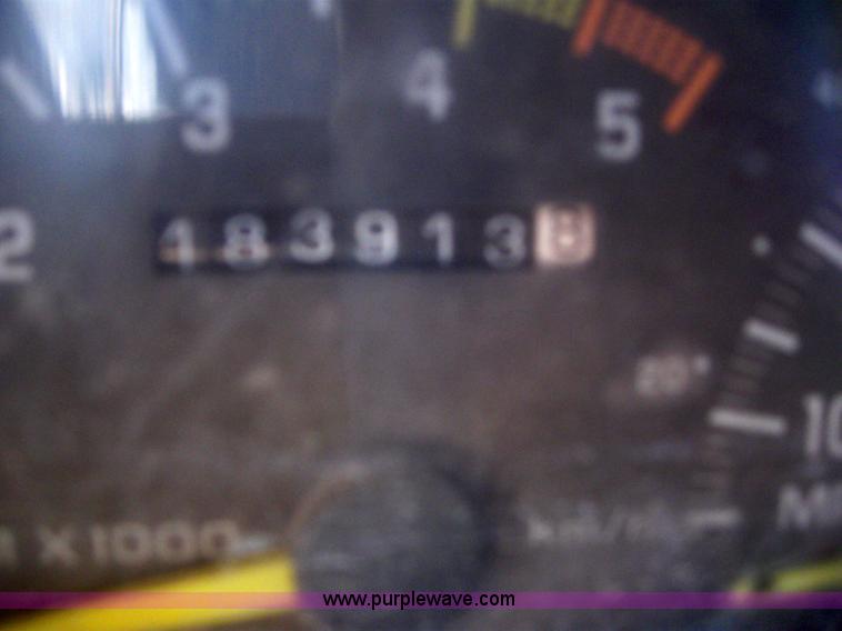 image for item 3021 1993 Chevrolet K1500 pickup truck