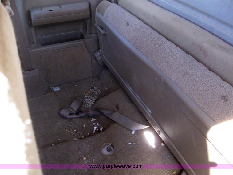 image for item 3021 1993 Chevrolet K1500 pickup truck