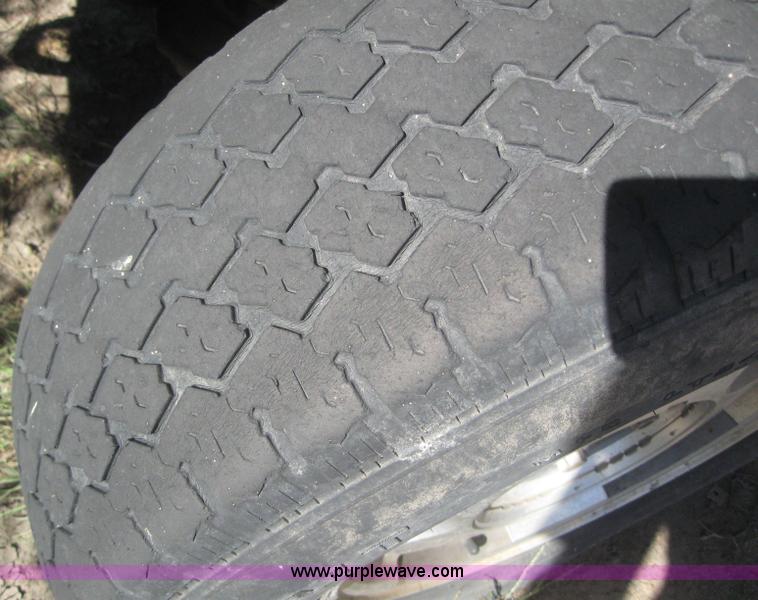 image for item 3021 1993 Chevrolet K1500 pickup truck