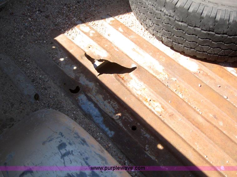 image for item 3021 1993 Chevrolet K1500 pickup truck