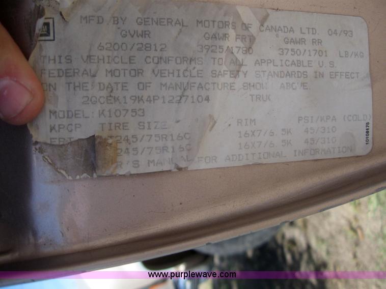 image for item 3021 1993 Chevrolet K1500 pickup truck