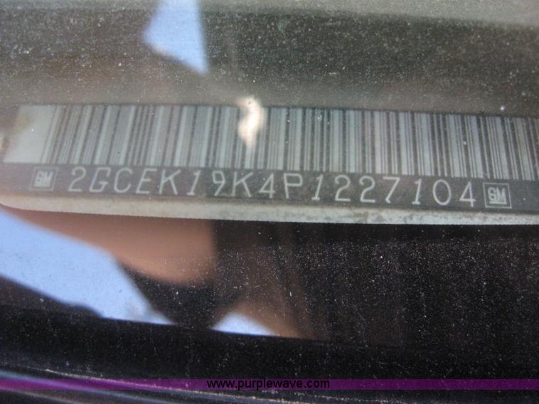 image for item 3021 1993 Chevrolet K1500 pickup truck