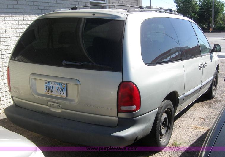 image for item 3022 1999 Dodge Grand Caravan
