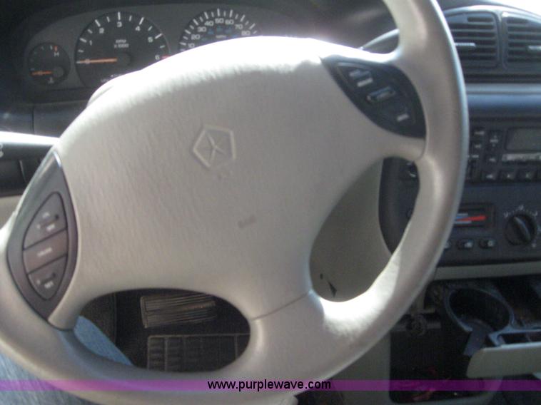 image for item 3022 1999 Dodge Grand Caravan