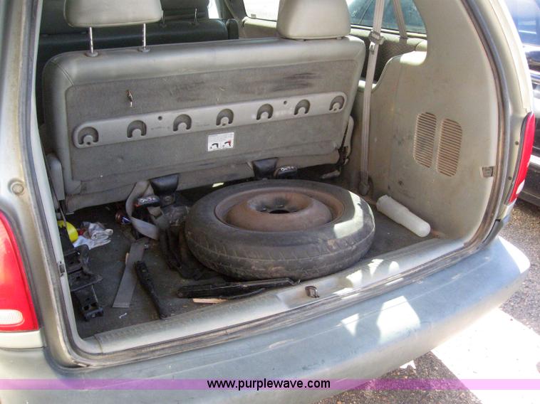 image for item 3022 1999 Dodge Grand Caravan