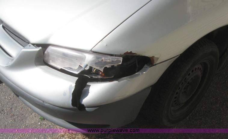 image for item 3022 1999 Dodge Grand Caravan