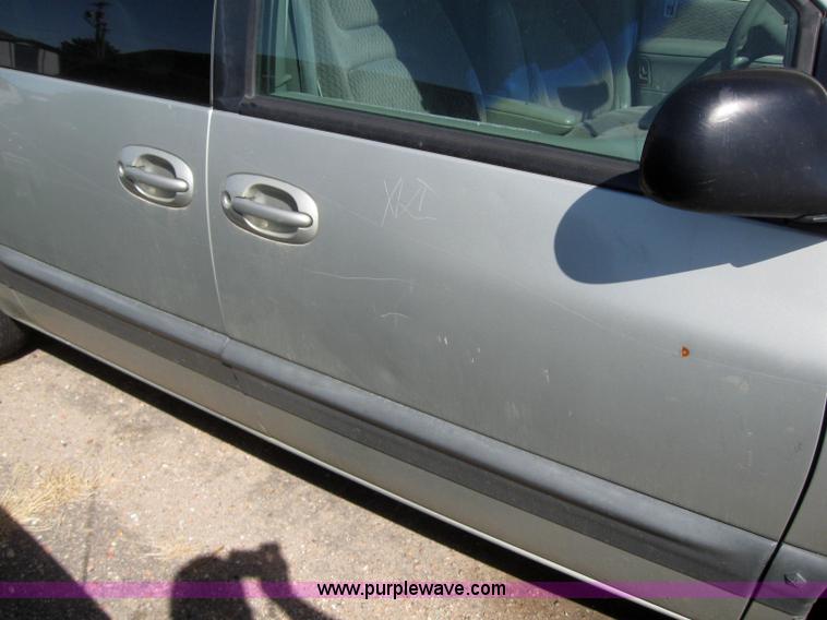 image for item 3022 1999 Dodge Grand Caravan
