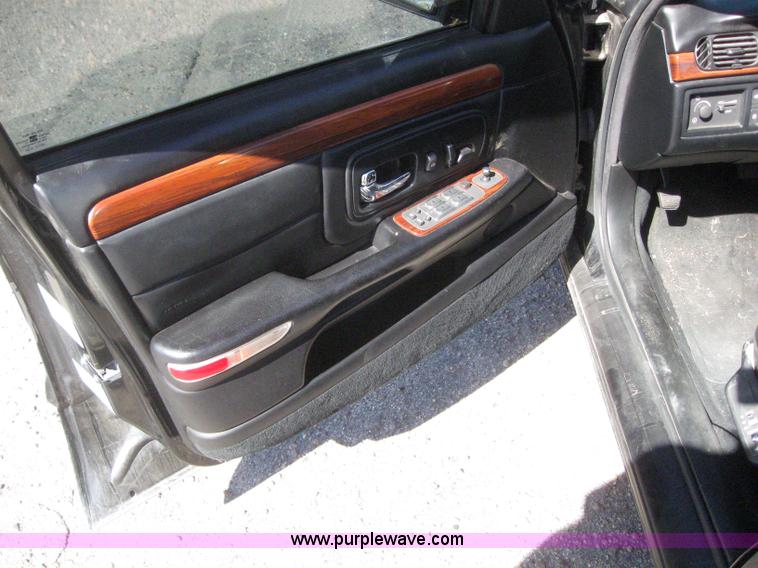 image for item 3023 1998 Cadillac Deville