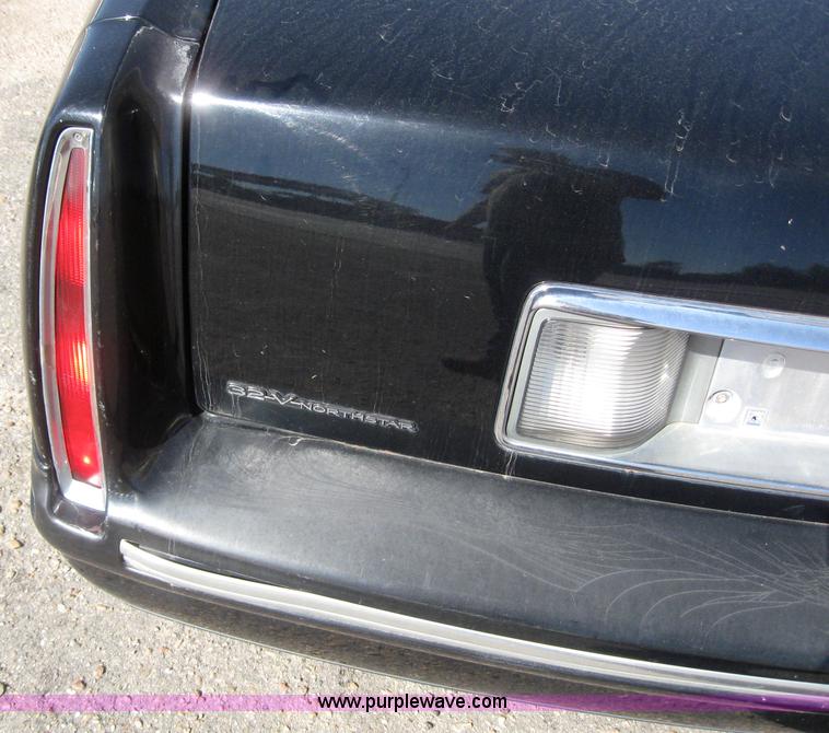 image for item 3023 1998 Cadillac Deville