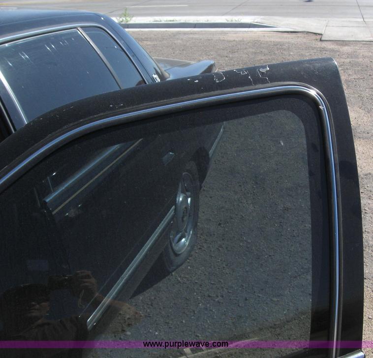 image for item 3023 1998 Cadillac Deville