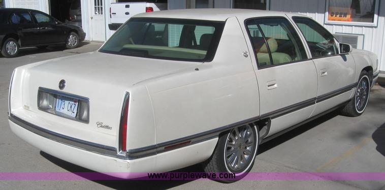 image for item 3024 1995 Cadillac Deville