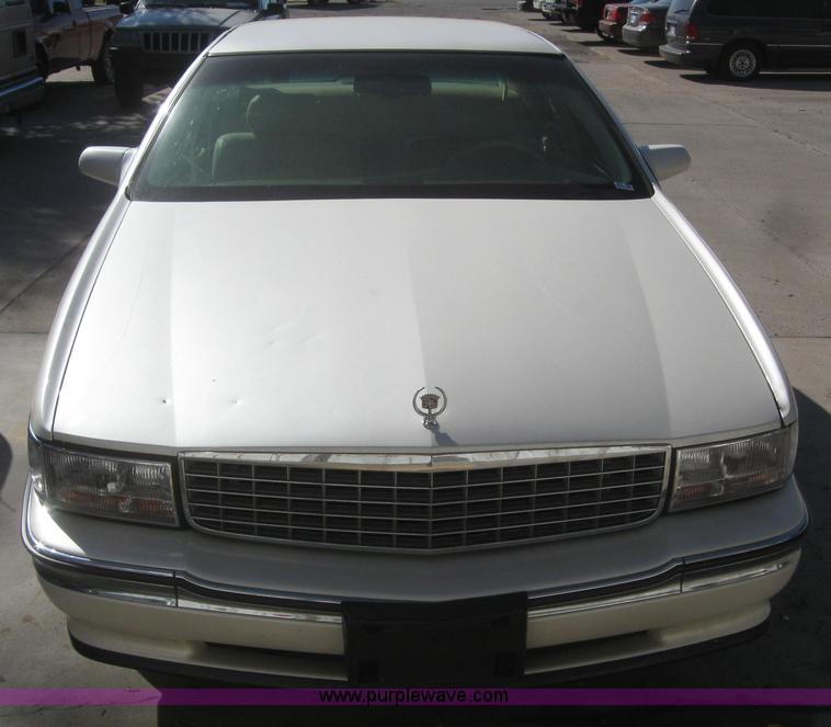 image for item 3024 1995 Cadillac Deville