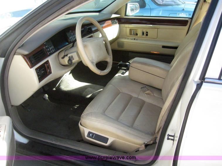 image for item 3024 1995 Cadillac Deville