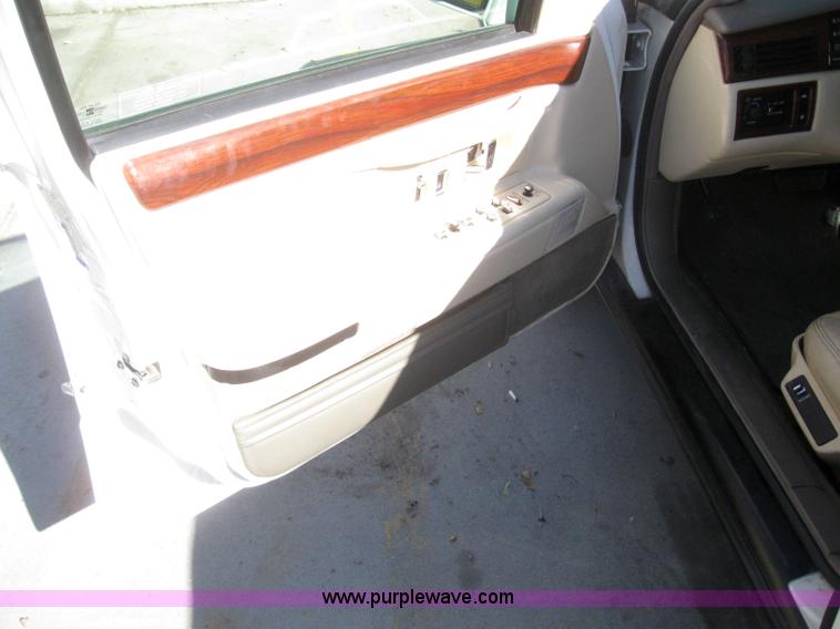 image for item 3024 1995 Cadillac Deville