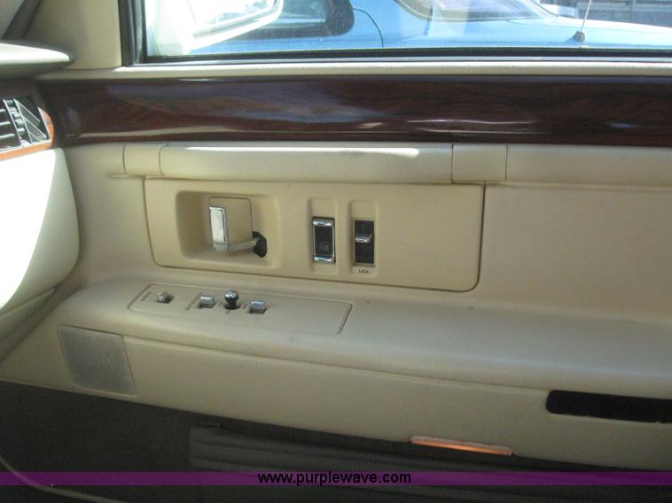 image for item 3024 1995 Cadillac Deville