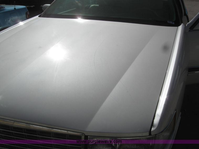 image for item 3024 1995 Cadillac Deville
