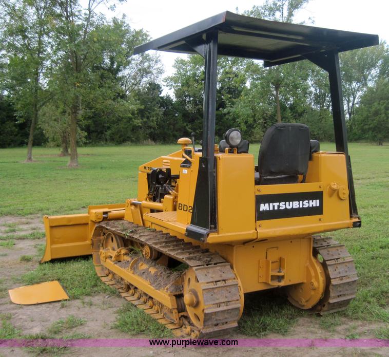 image for item 4100 Mitsubishi BD2G dozer