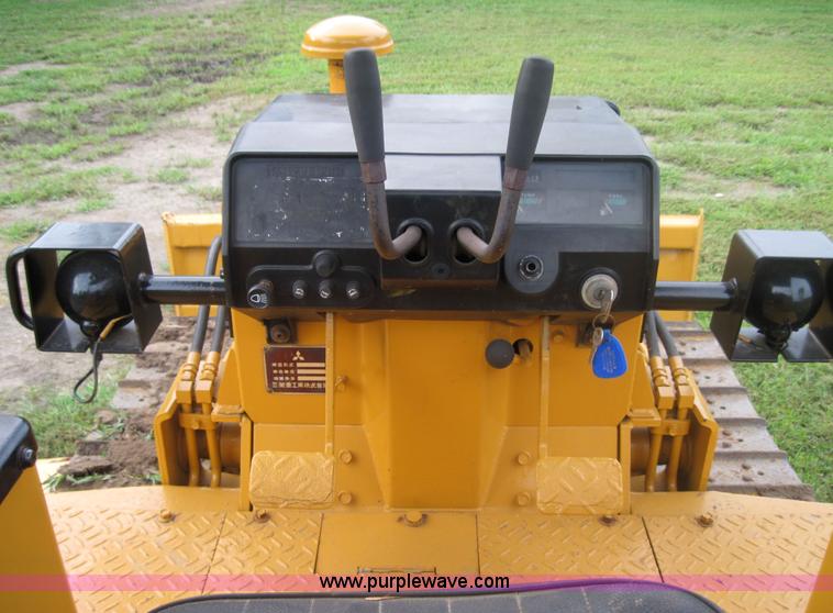 image for item 4100 Mitsubishi BD2G dozer