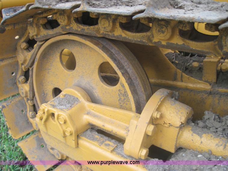 image for item 4100 Mitsubishi BD2G dozer