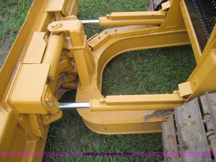 image for item 4100 Mitsubishi BD2G dozer