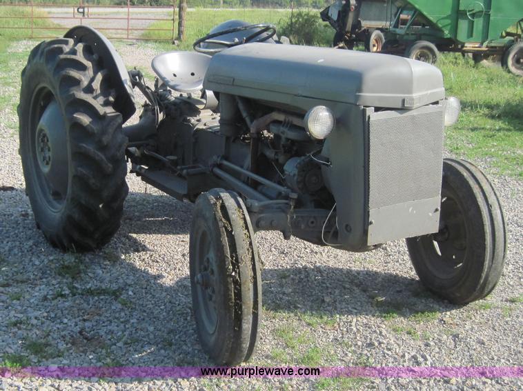 image for item 4104 Fergerson 30 tractor