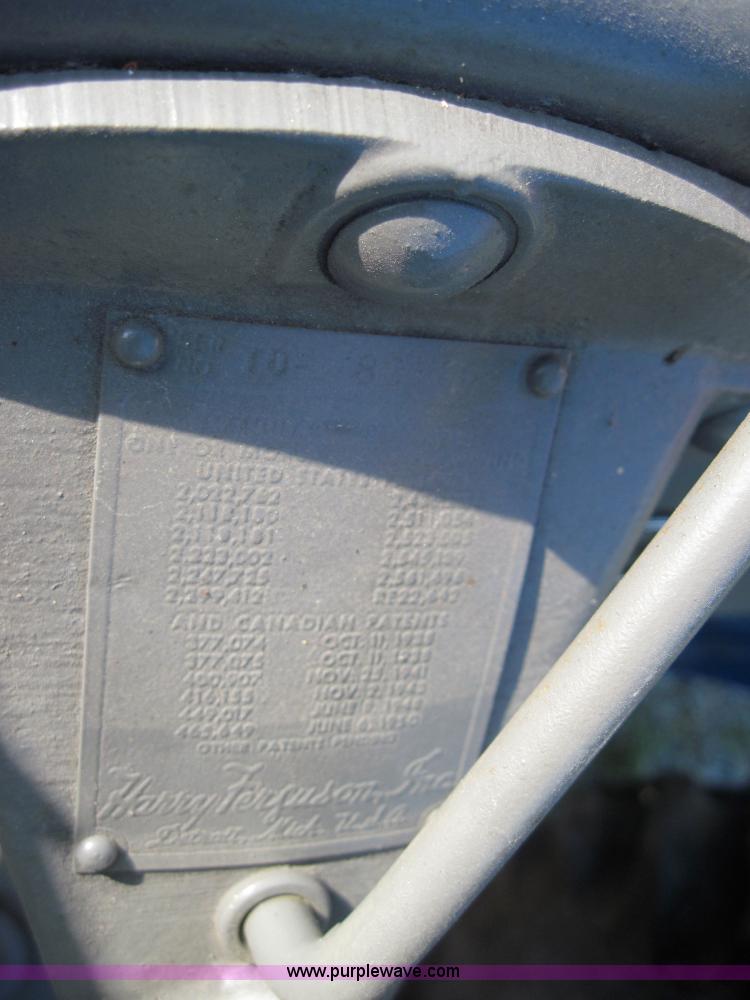 image for item 4104 Fergerson 30 tractor